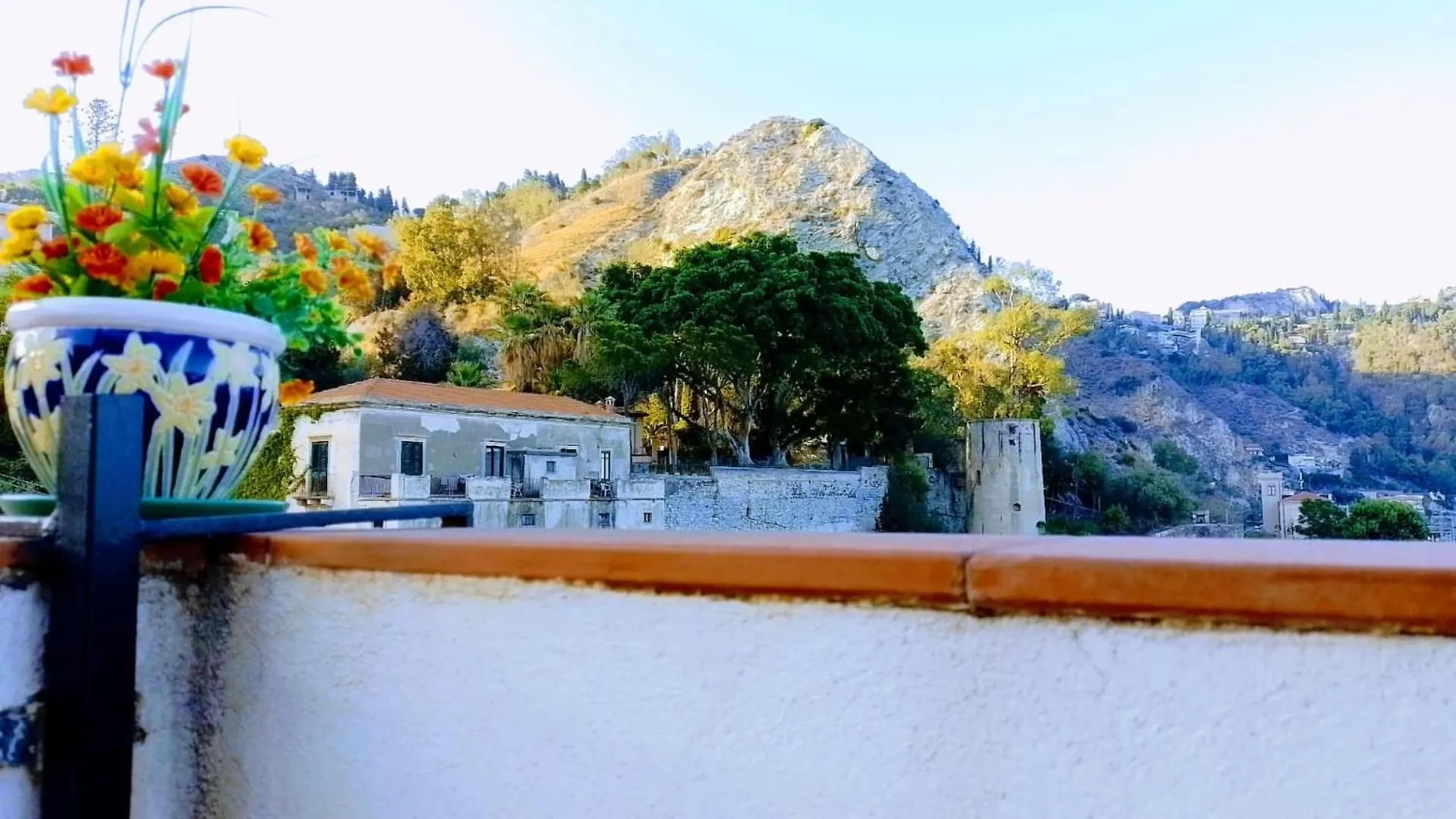 Hotel Pensione Cundari تاورمينا
