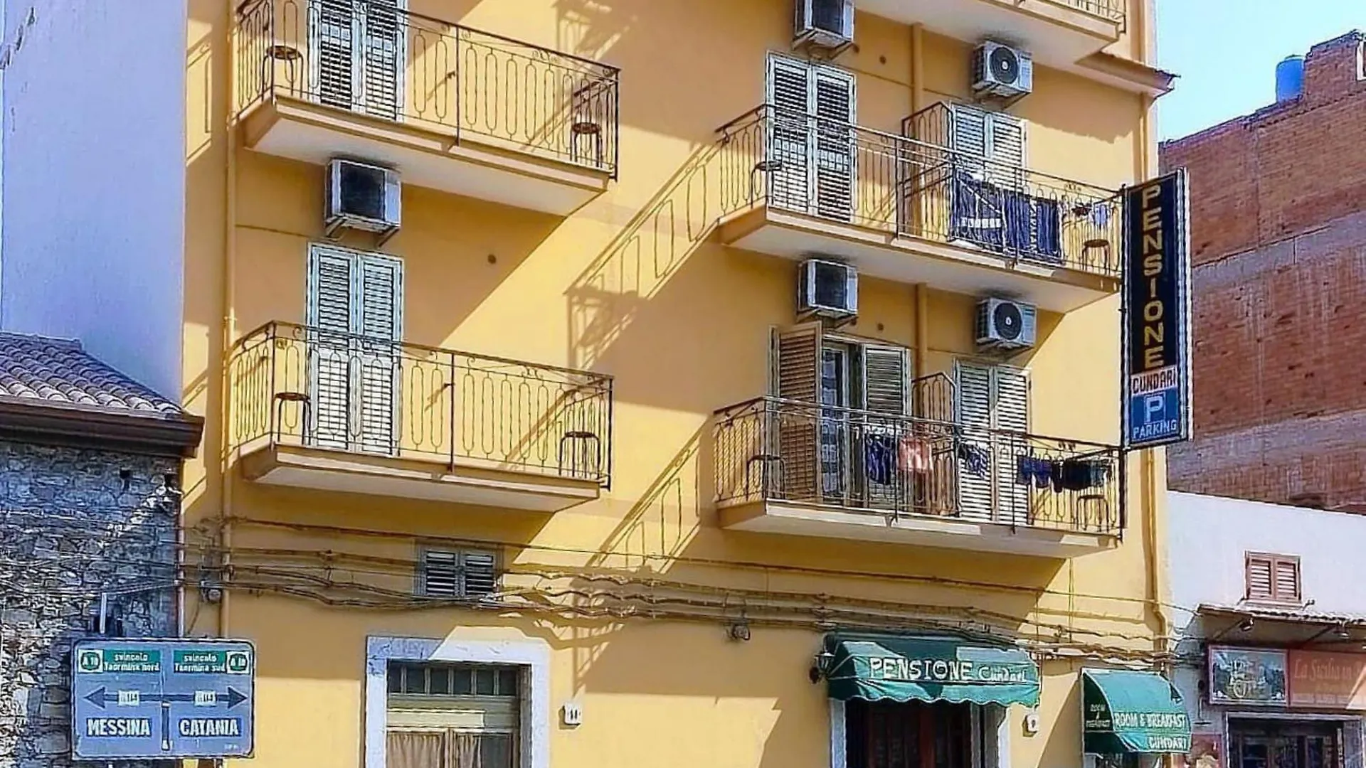 Hotel Pensione Cundari تاورمينا