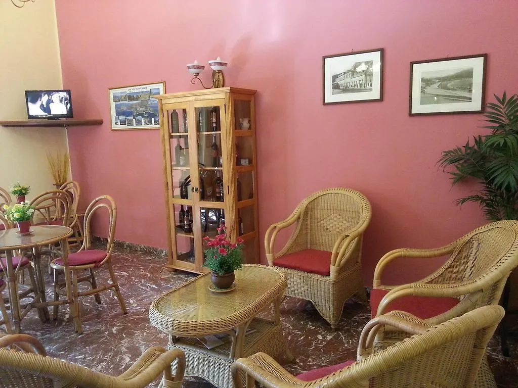 Hotel Pensione Cundari تاورمينا 0*,  إيطاليا